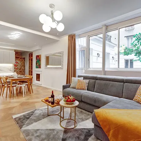692 Olivier - Superbe A Appartement